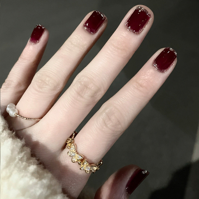 红色网红梅子指甲油2022年新款流行显白车厘子美甲甲油胶