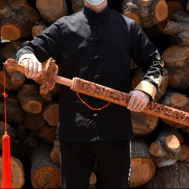 肥城桃木木剑镇宅道士剑客客厅木雕摆件小孩木雕