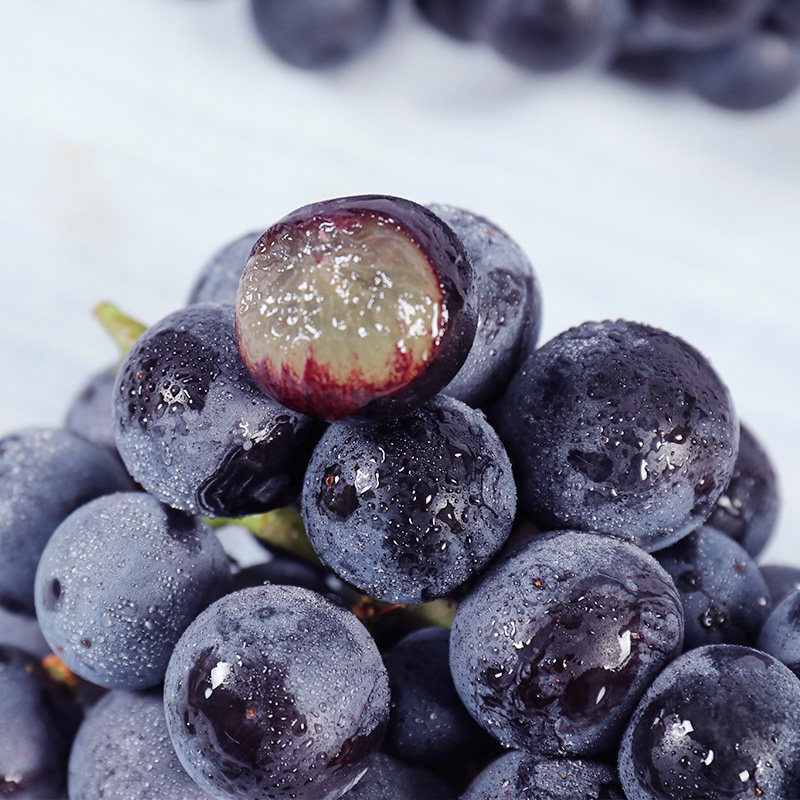 云南新鲜黑葡萄无籽孕妇水果现摘现发3斤黑加仑葡萄