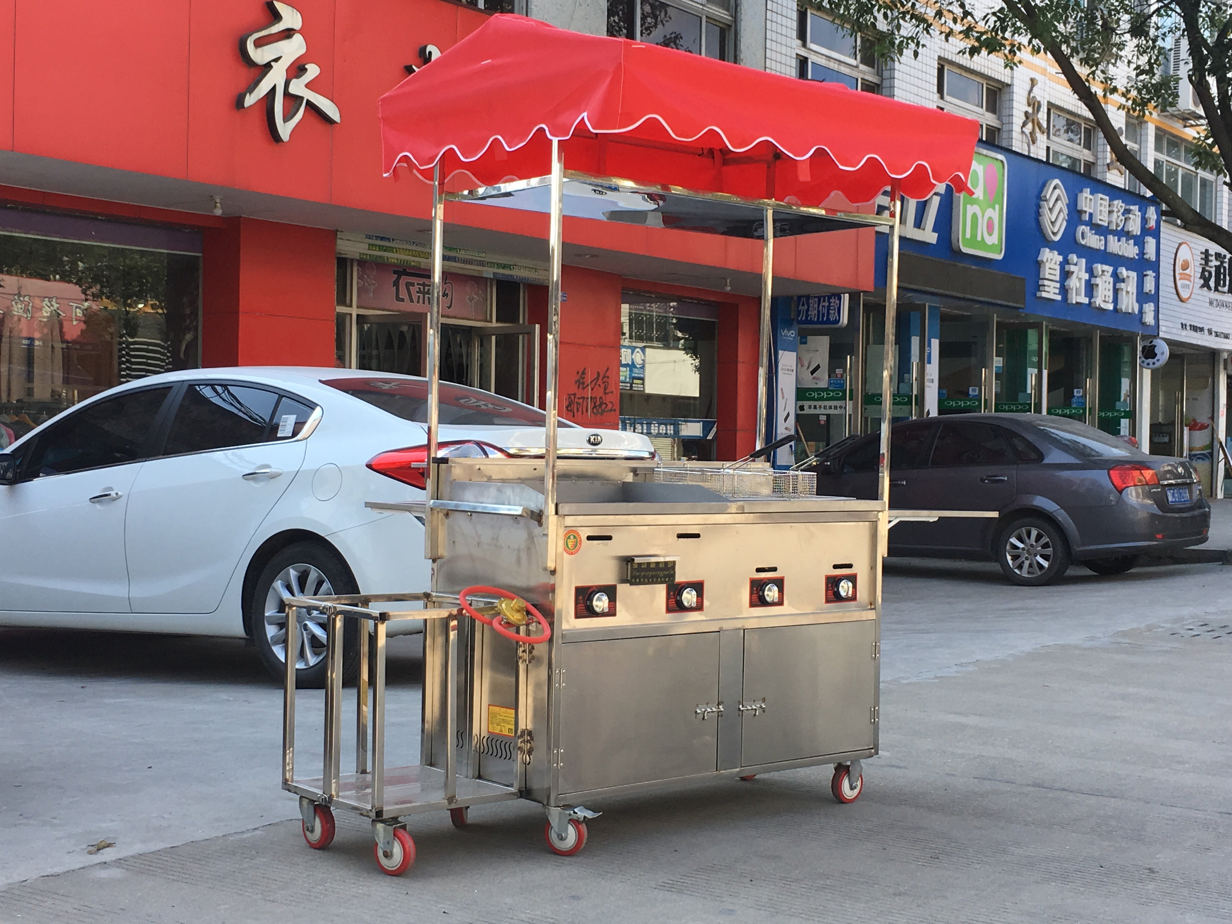摆摊外卖流动路边夜市水煮杂粮煎饼扒炉小吃烧烤车