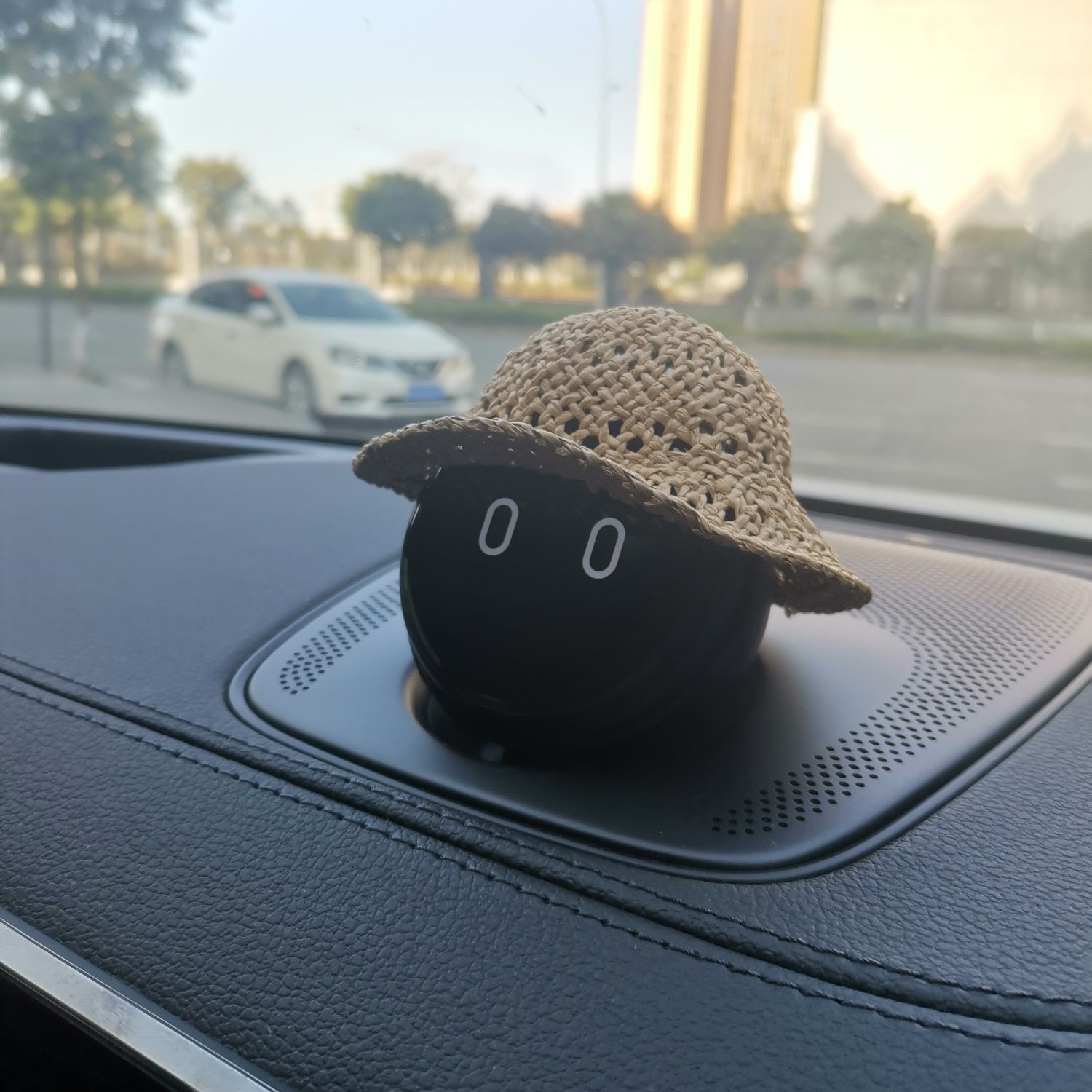 蔚来夏天es6es8ec6nomi帽子装饰头盔机器人草帽改装其他内饰