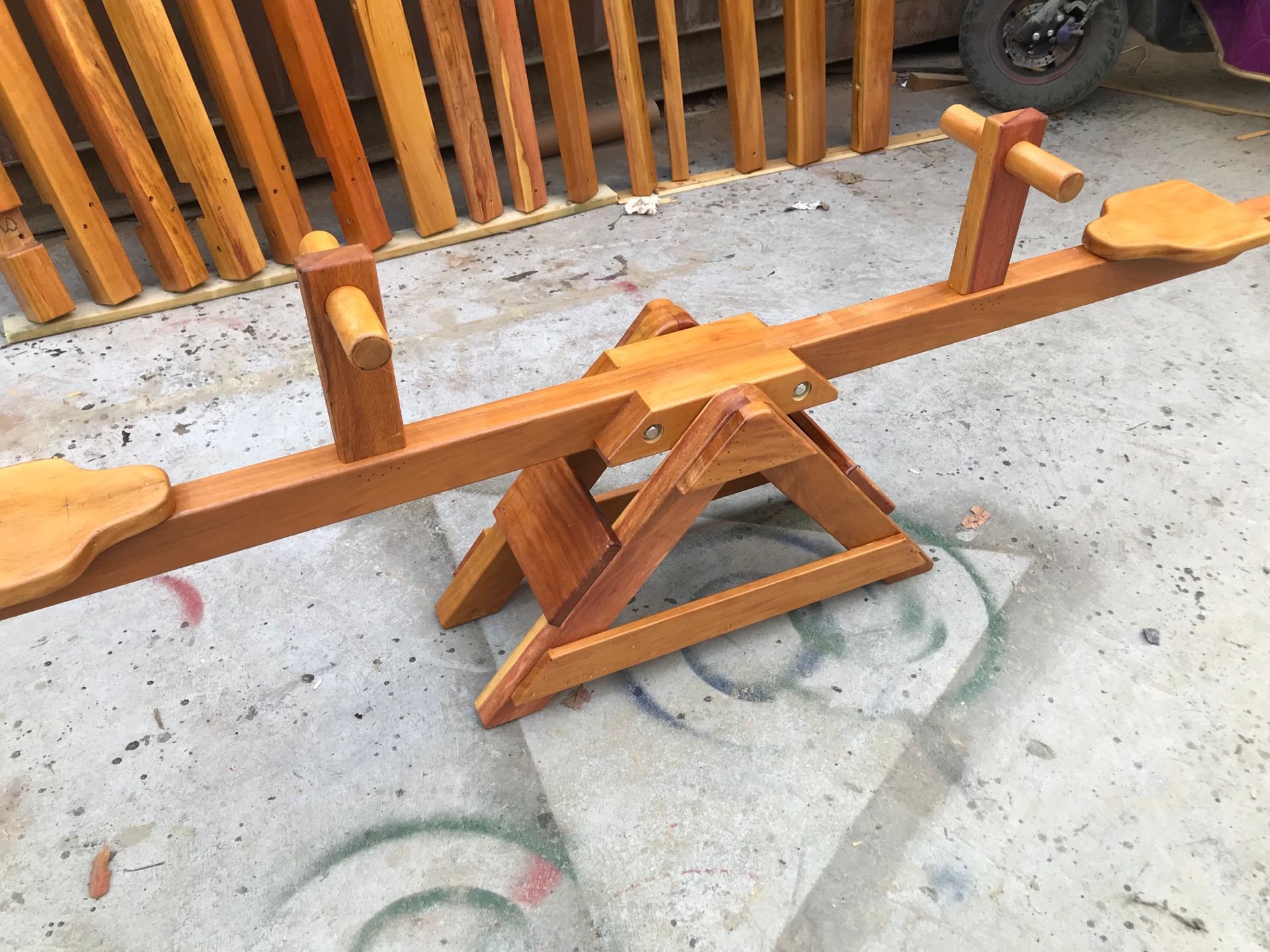 实木儿童双人木质跷跷板黄花梨防腐幼儿园平衡木户外跷跷板