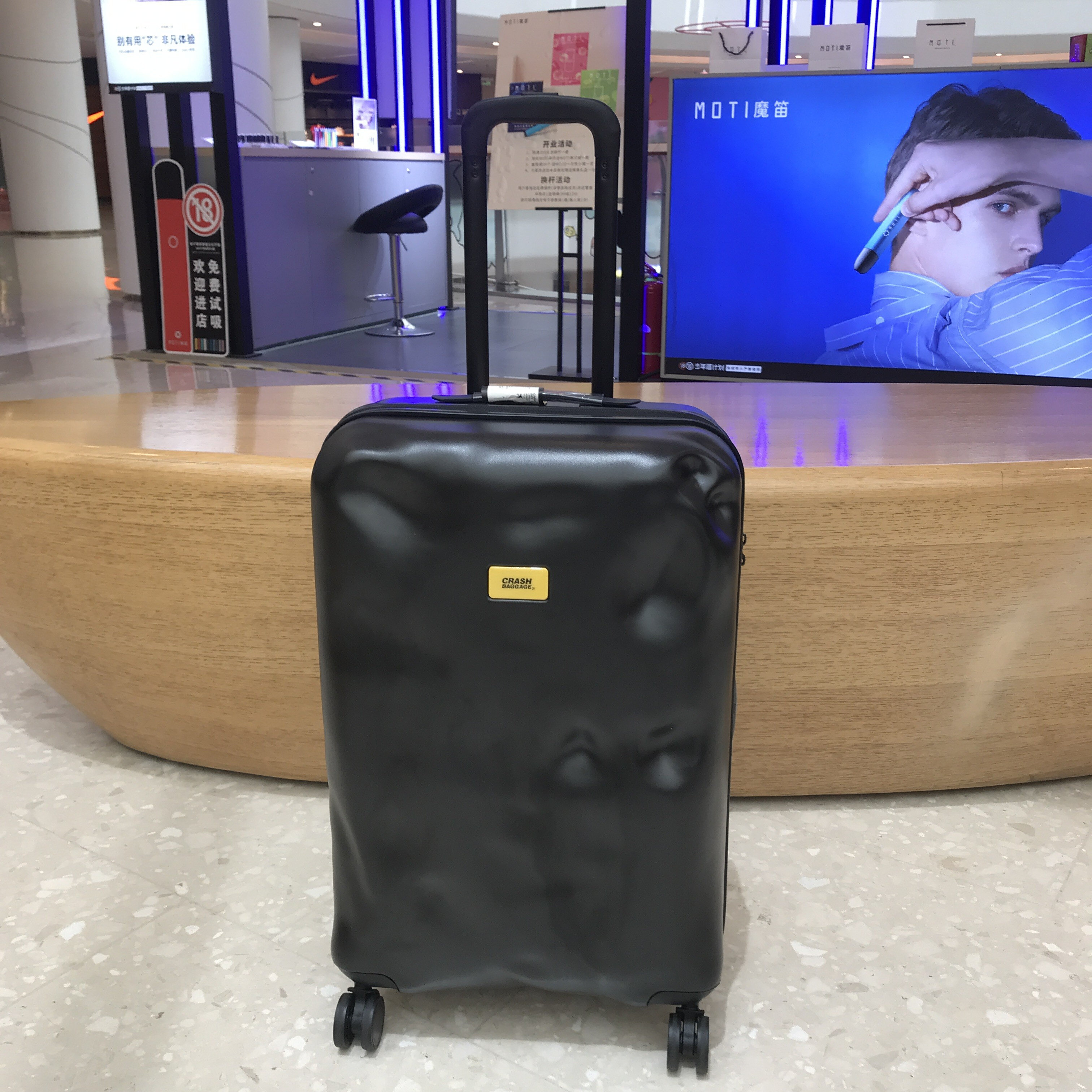 正品出口意大利潮牌凹凸行李箱crash破损密码拉杆箱旅行箱