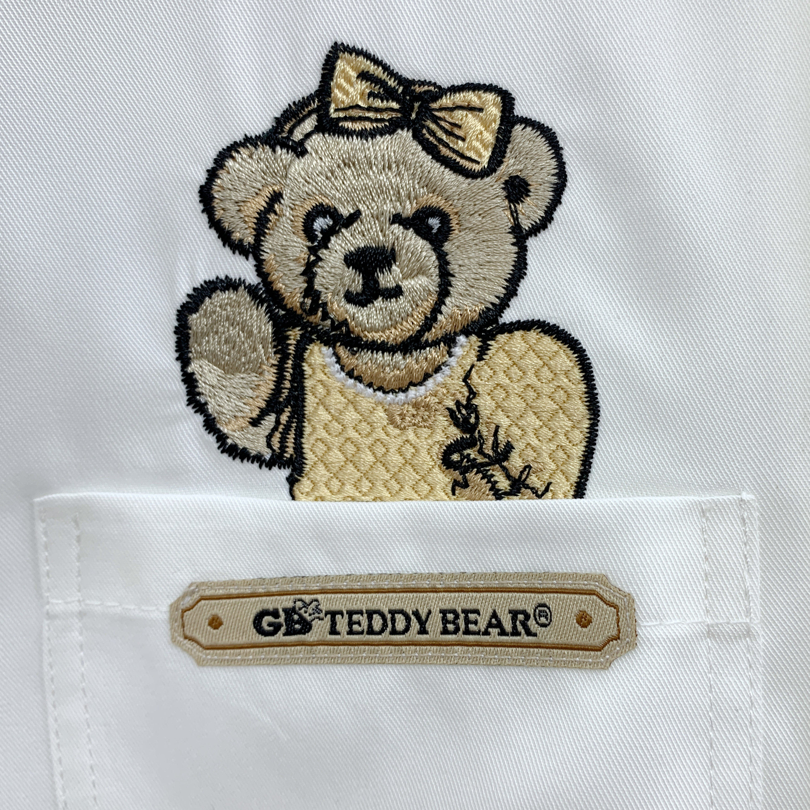 vero tex moda2022新款泰迪熊联名复古学院风设计衬衫女322105016