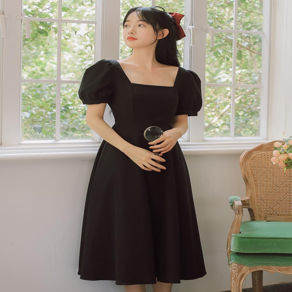 赫本风方领连衣裙女夏季2021新款仙女法式白色裙子薄款初恋小白裙