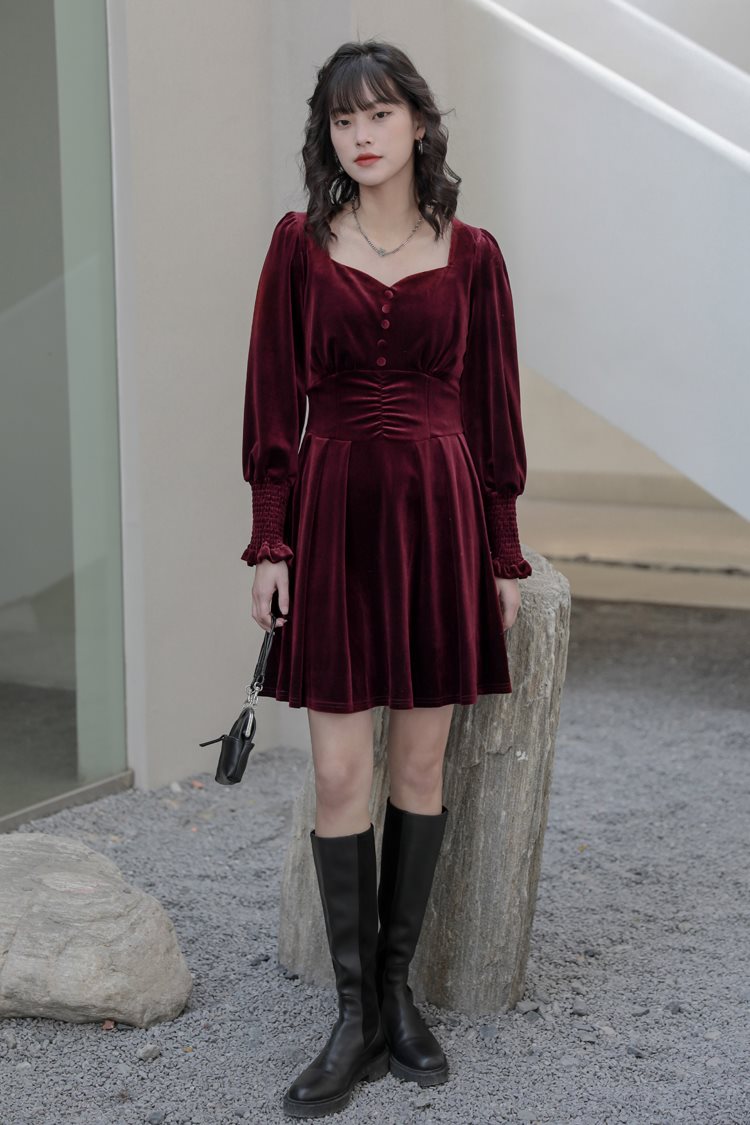 法式连衣裙女2020秋冬洋气减龄显瘦金丝绒晚礼服结婚红长裙