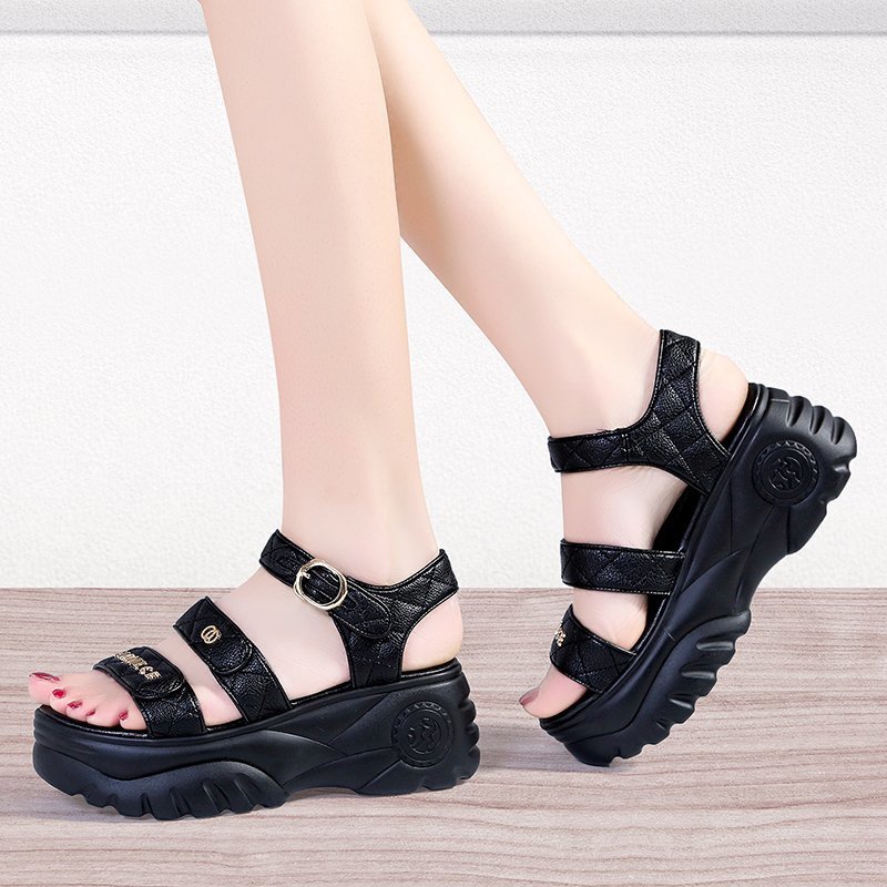 大东休闲凉鞋女夏2021新款百搭网红增高罗马时装凉鞋