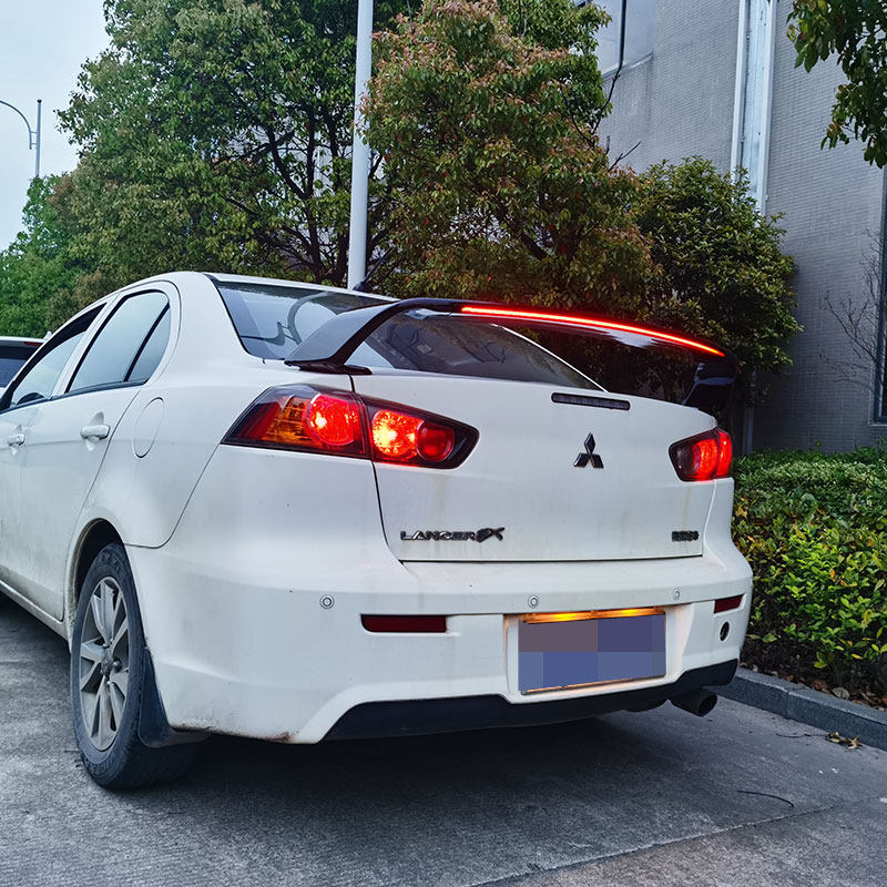 适用于三菱翼神汽车装饰专用用带动态流光光亮架空尾翼