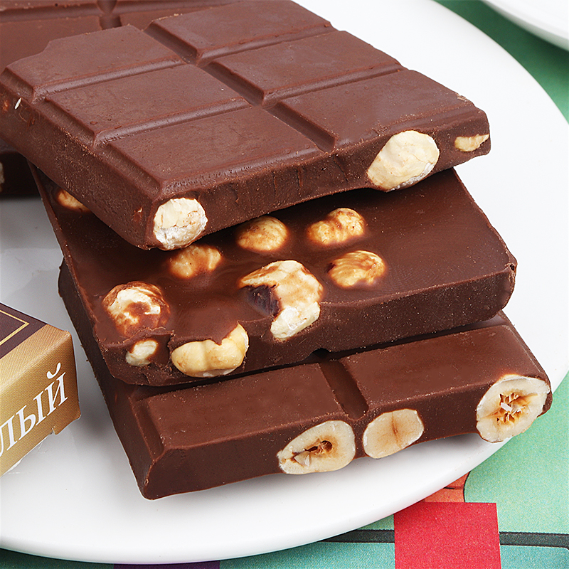 俄罗斯风味榛子巧克力整颗榛仁果仁夹心大板礼盒夹心巧克力