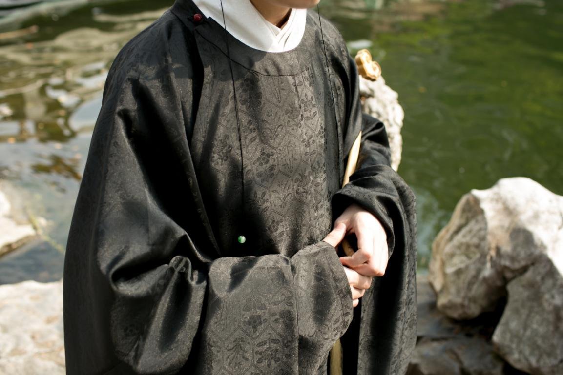 御讙公卿明制汉服晚明立领斜襟长衫圆领道袍汉服
