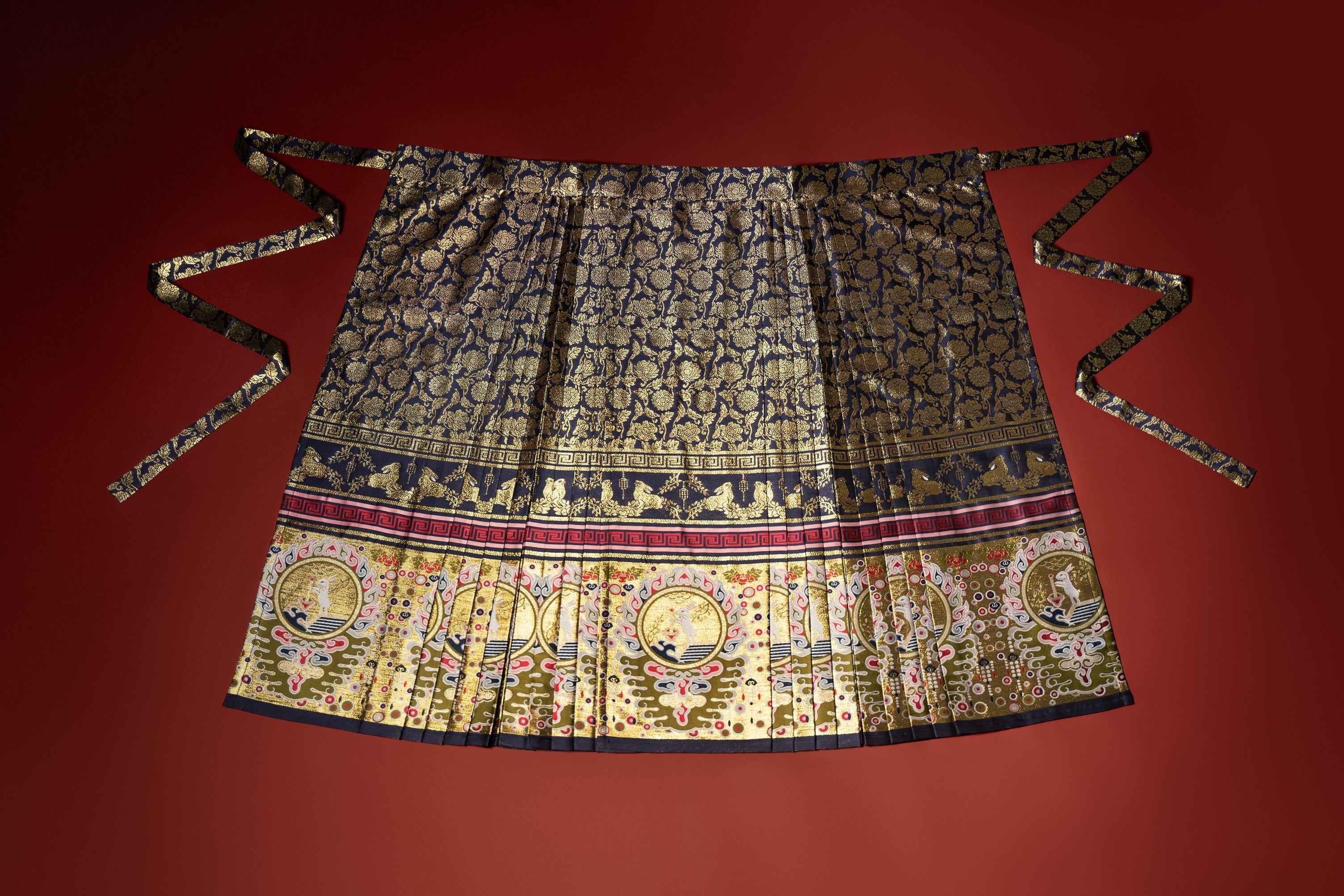 原创汉服明制满地金黑色黑色米马面裙玉兔捣药汉服