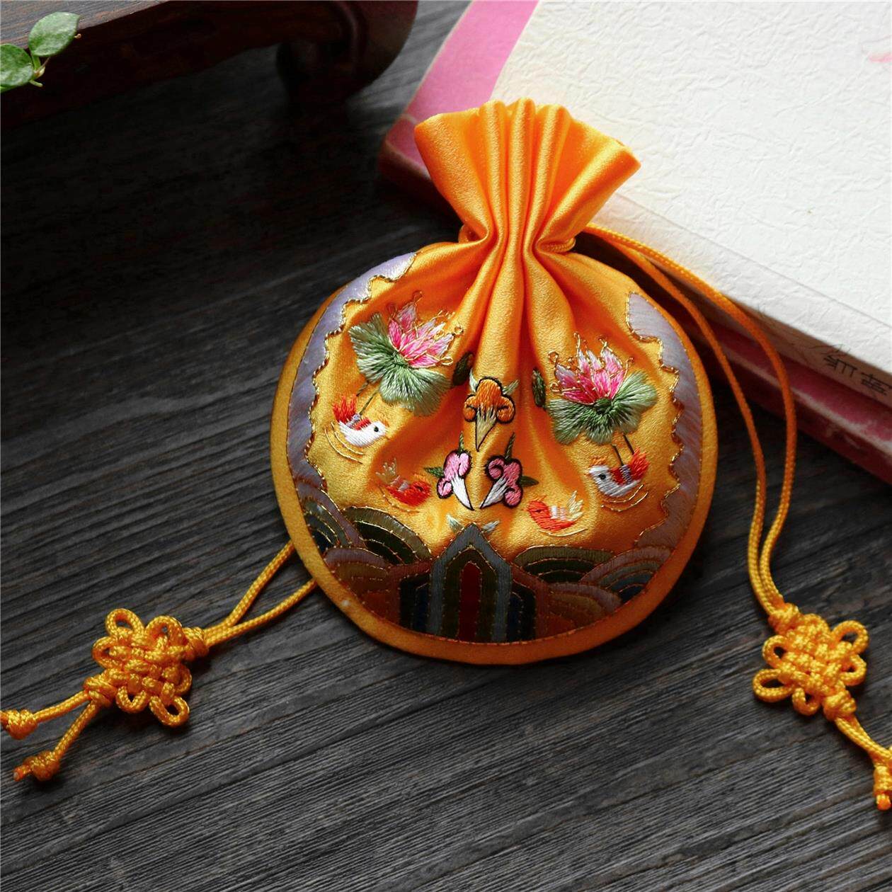 端午手工刺绣成品胎发胎毛中式婚礼结婚结发香包