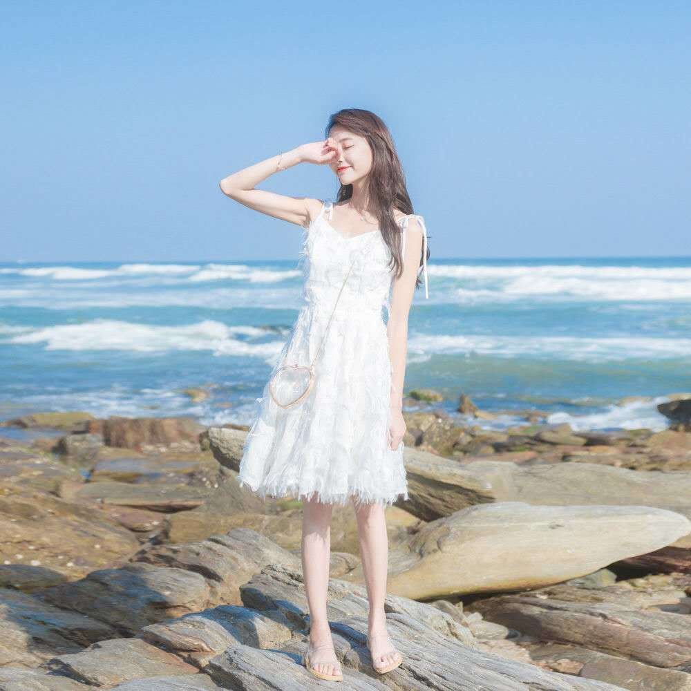 2021夏季新款女装v领性感修身小个子仙女裙羽毛流苏吊带连衣裙夏