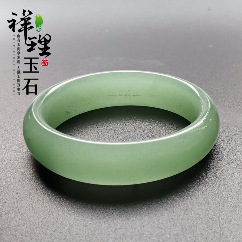 佘太玉石佘太翠手镯豆绿浅色新坑透水料东陵玉手饰