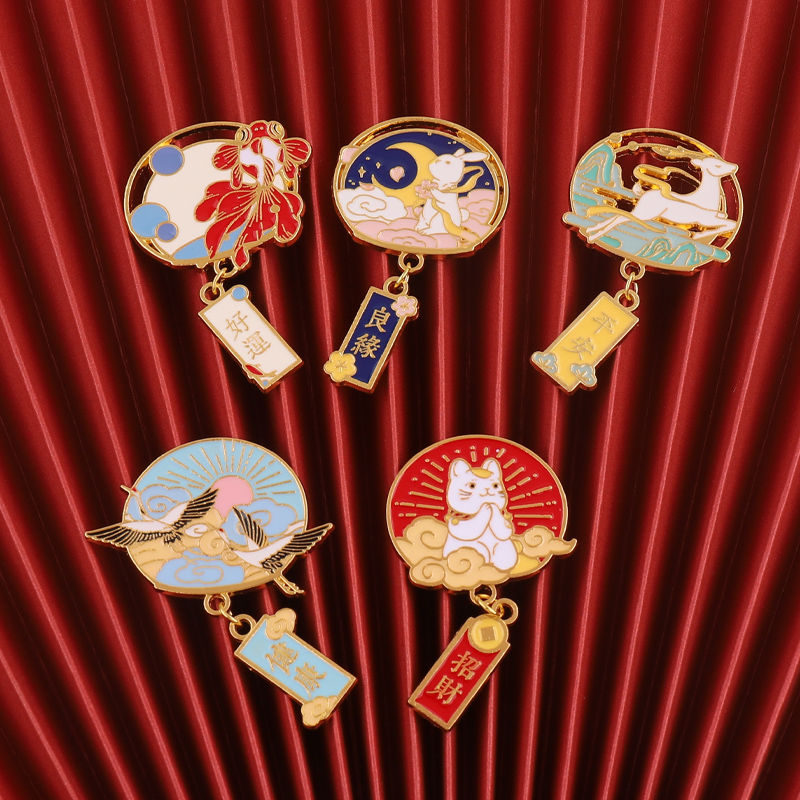 发财锦鲤好运仙鹤小猫小鹿胸针新款潮个性日系可爱徽章高档女配饰