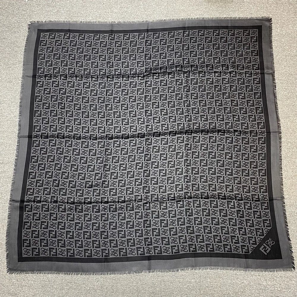 香港120cm围巾披肩方披肩真丝直邮羊毛标志ff围巾