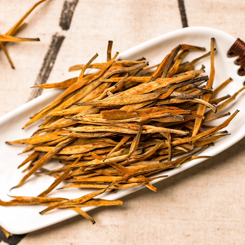 金针红茶凤庆特级大金古树云南滇红金芽浓香滇红