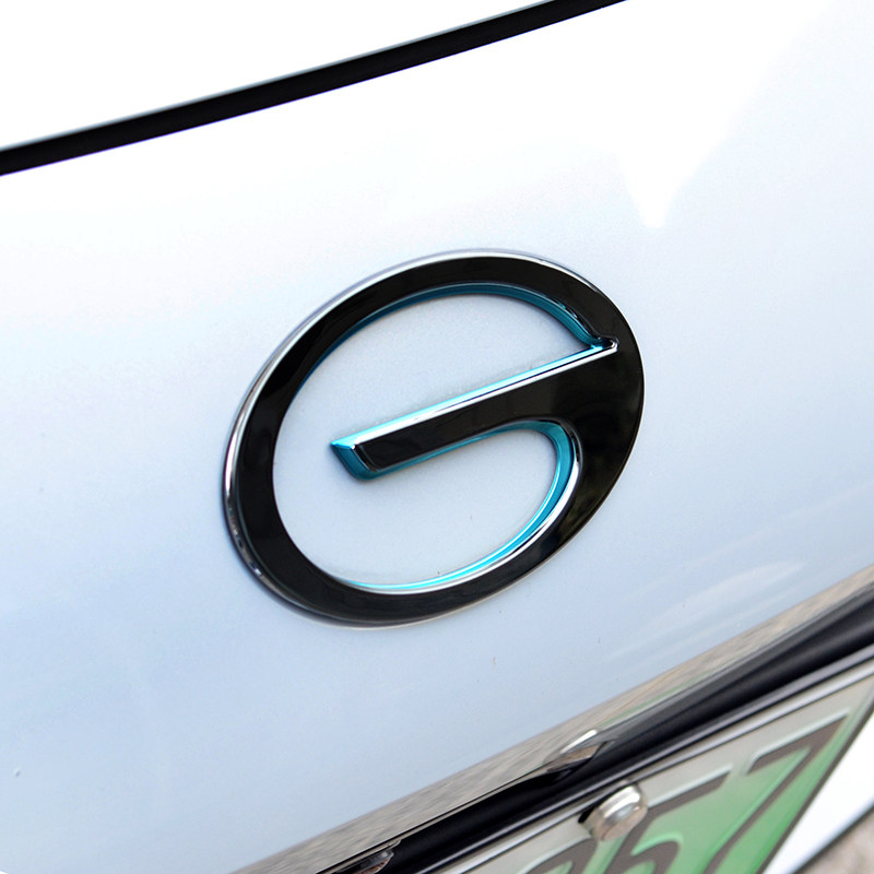 专用于广汽埃安splus改装车标贴aiony yplus vplus金属新标装饰件