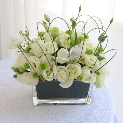 北京同城会议桌方杯花商务用花天津杭州宴会party会场布置鲜花速递