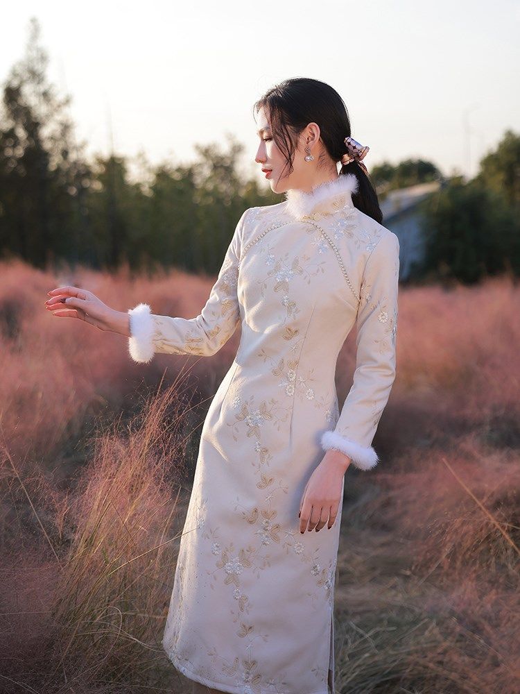 旗袍冬款加厚冬装2022年新款冬季过年加绒改良版连衣裙年轻款少女