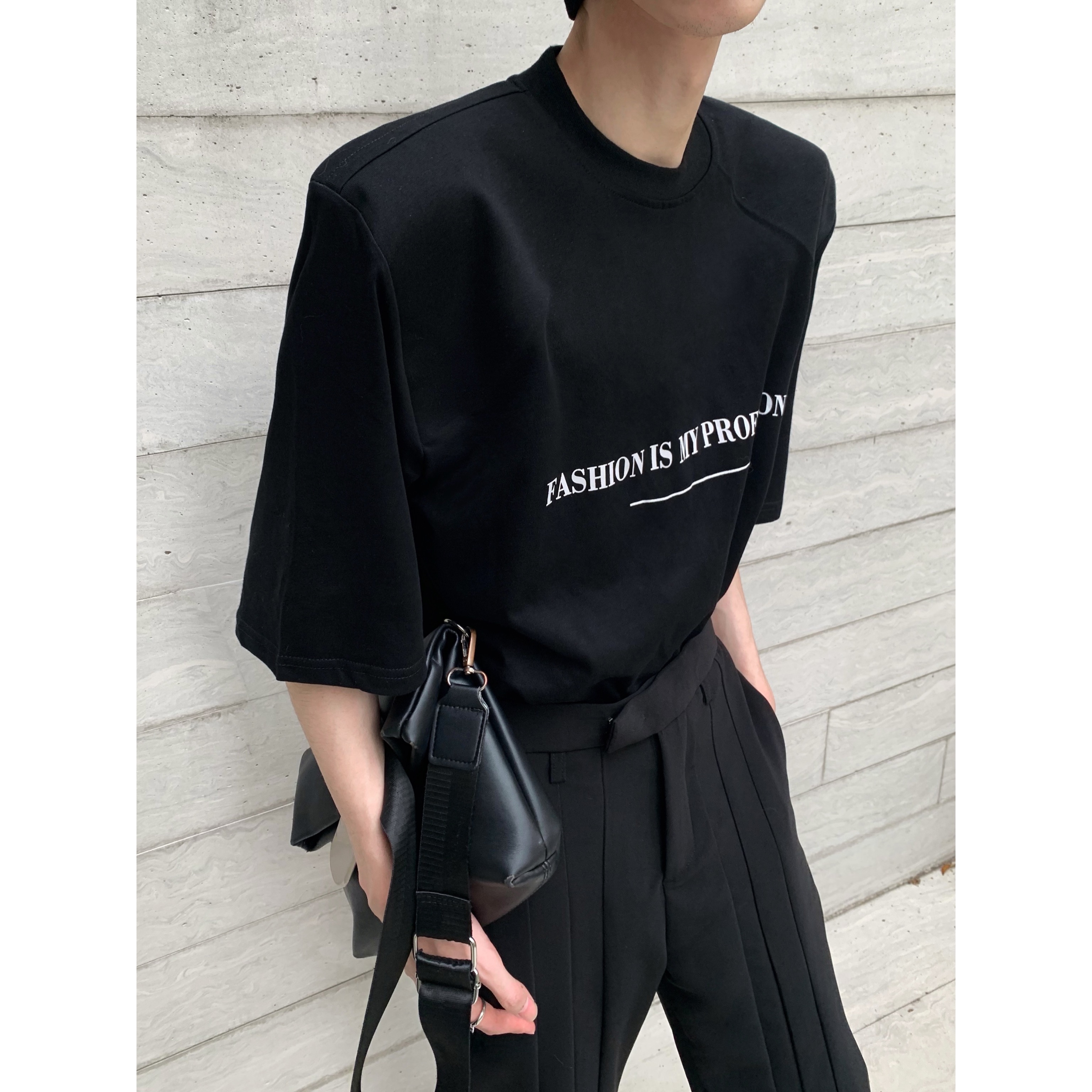 秋山风/自制小众设计感字母印花垫肩T恤男夏季圆领廓形短袖高级感