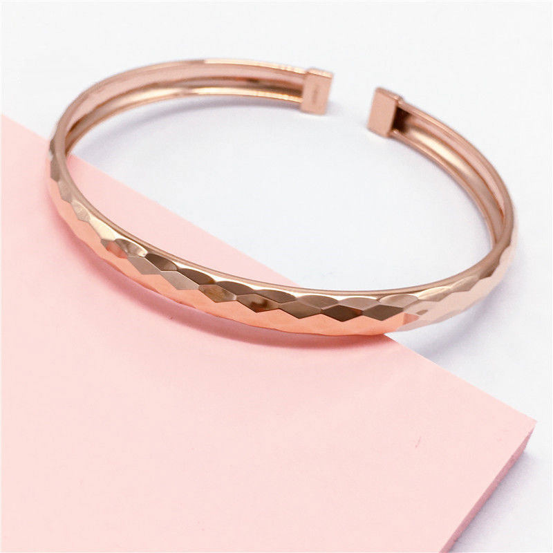 菲梵金高级彩金18k高级玫瑰时尚洋气手镯贵妃手镯