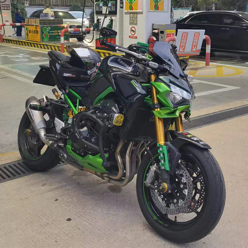 适用川崎z1000z900z800h2rversys650改装挡泥板防摔盖帽配饰