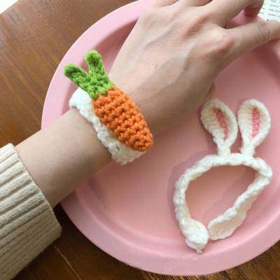 童趣可爱卡通胡萝卜兔子毛线编织手环情侣礼物文化创意手环