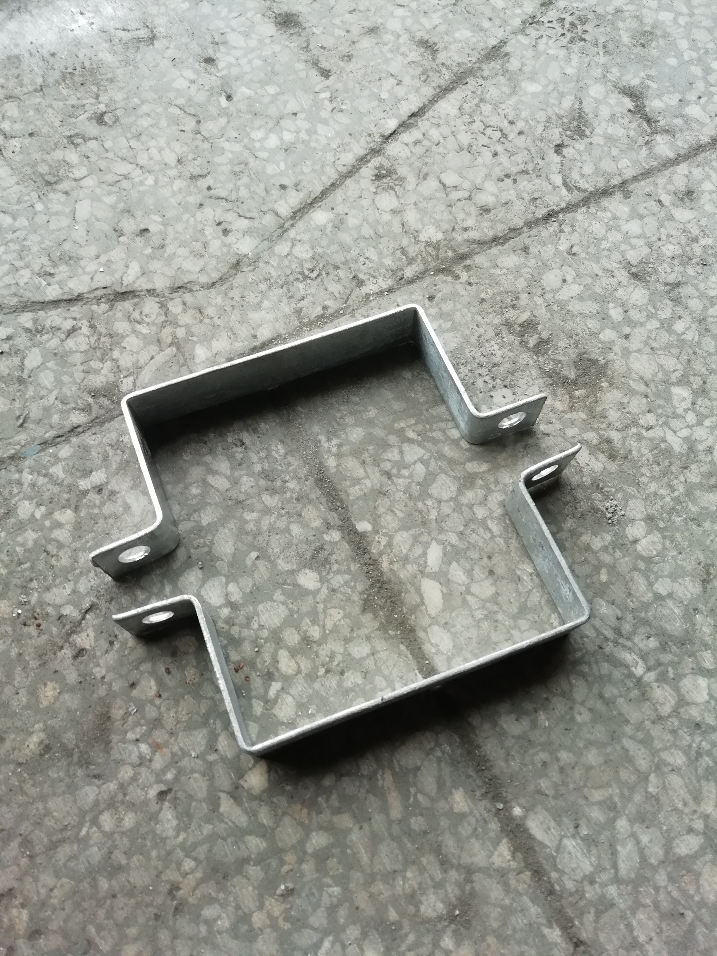 加厚镀锌铁电线卡扣广告牌卡箍方管夹抱箍u型管卡骑马卡水管抱卡