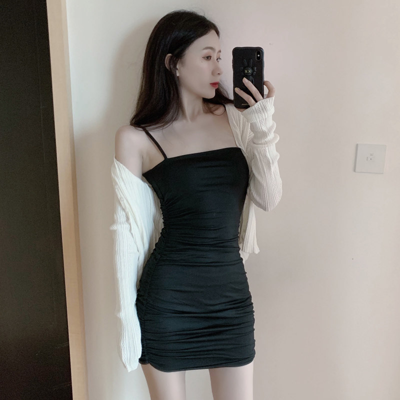 一字吊带抹胸裙子女神范露肩紧身包臀裙褶皱显瘦连衣裙