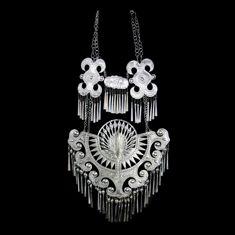 妈汝彝族苗族银饰胸牌颈圈项链压领挂饰少数项链