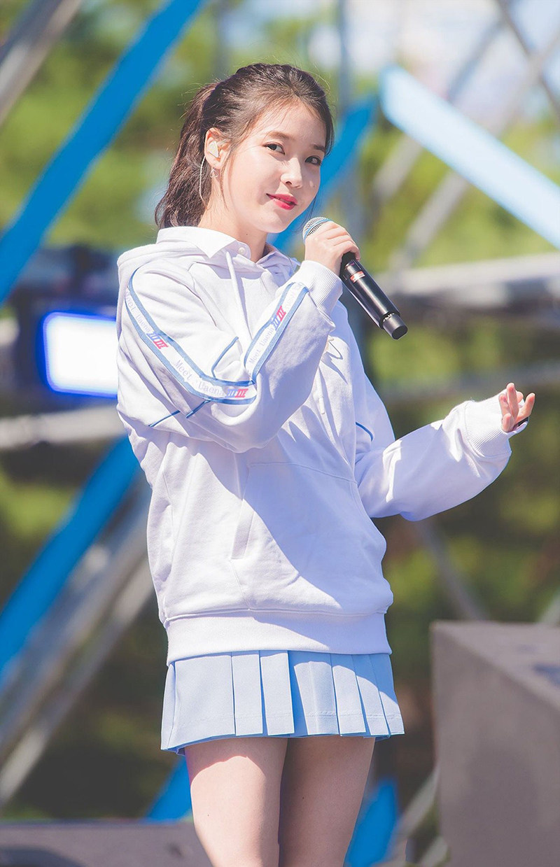 iu高腰秋冬2020短裙半身学生百褶裙显瘦李知恩半身裙