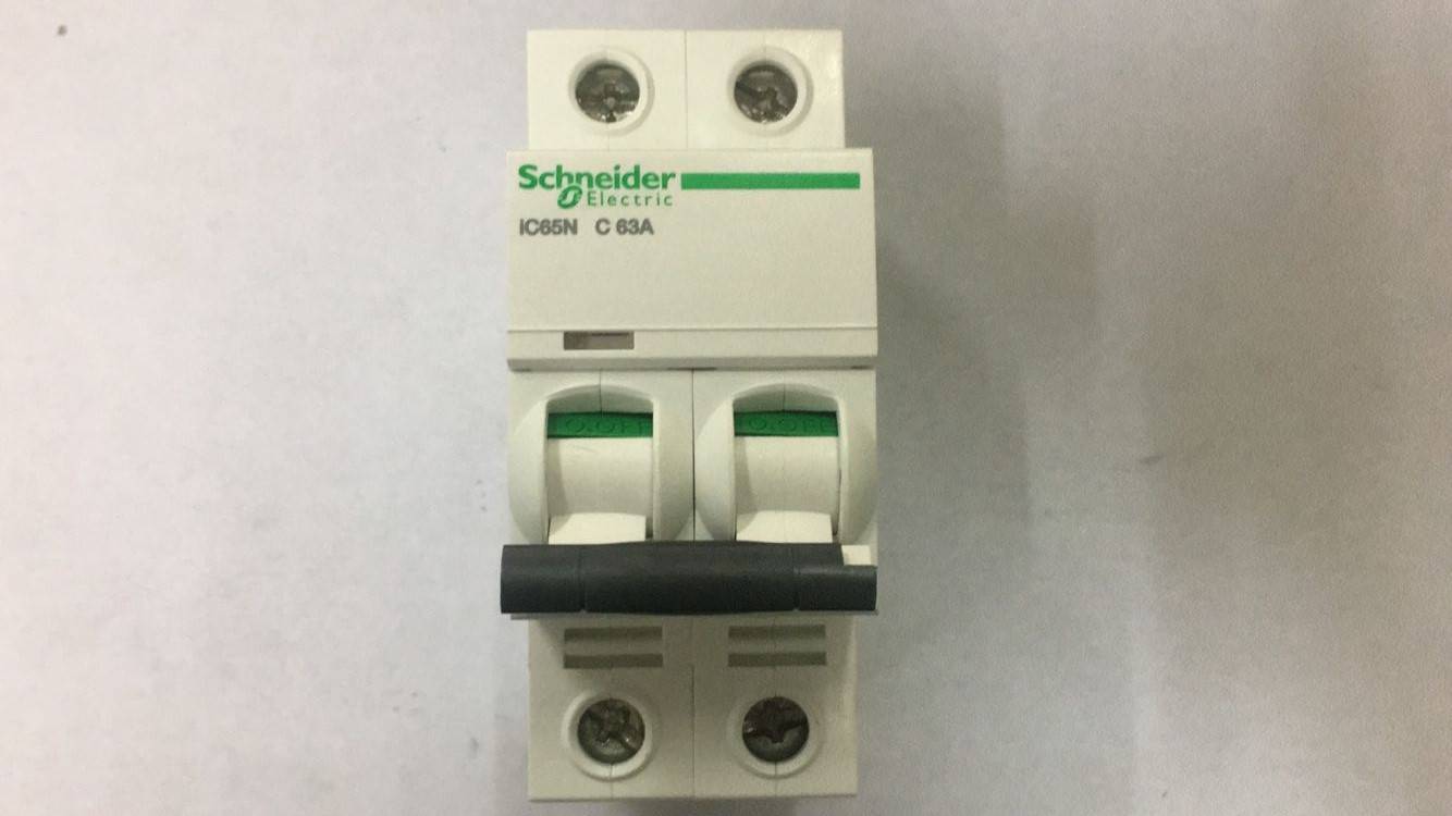 施耐德原装全新小型断路器两级空气开关ic65n2p空气开关