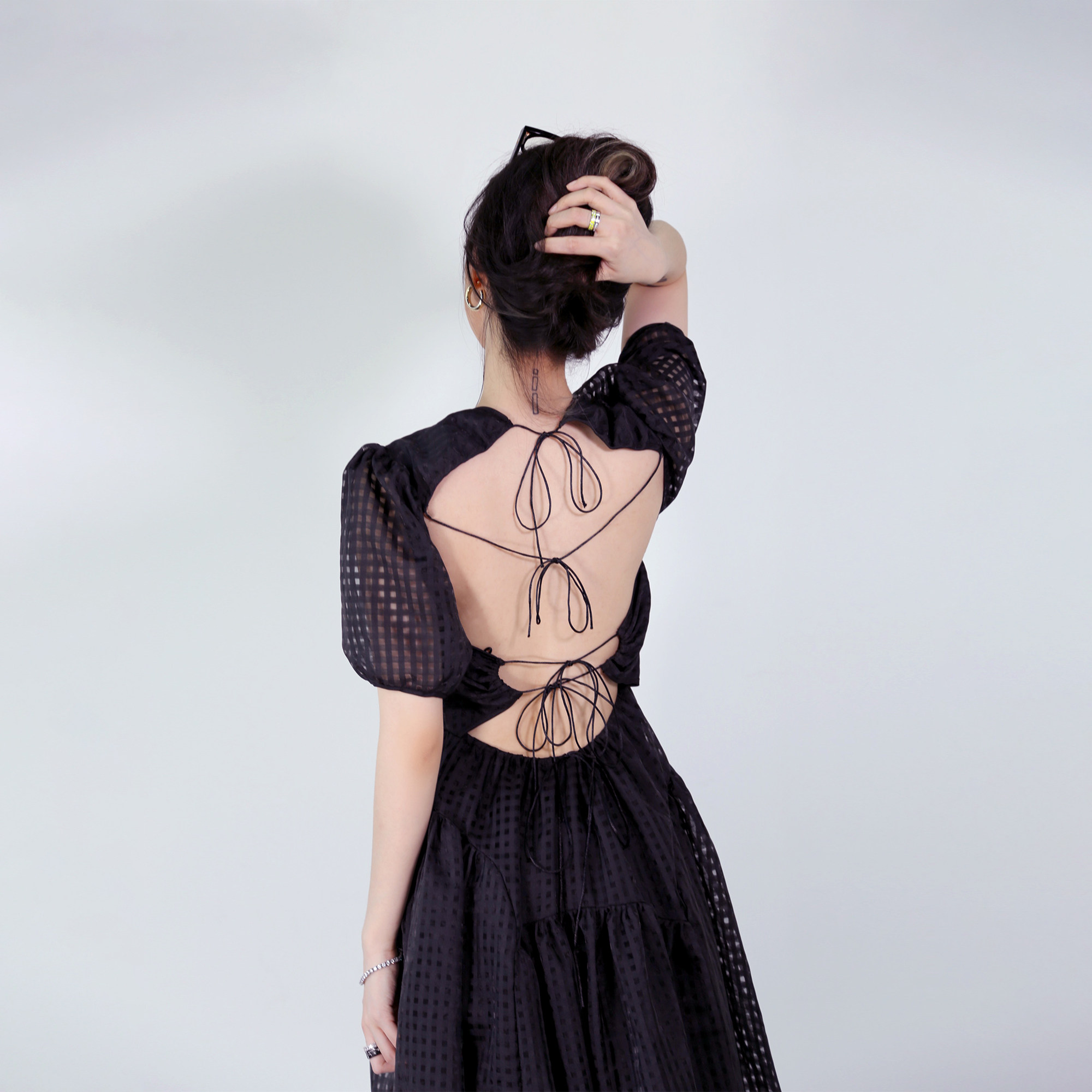 施施sicci设计绑带露背长裙穿上就有翘臀辣妹连衣裙