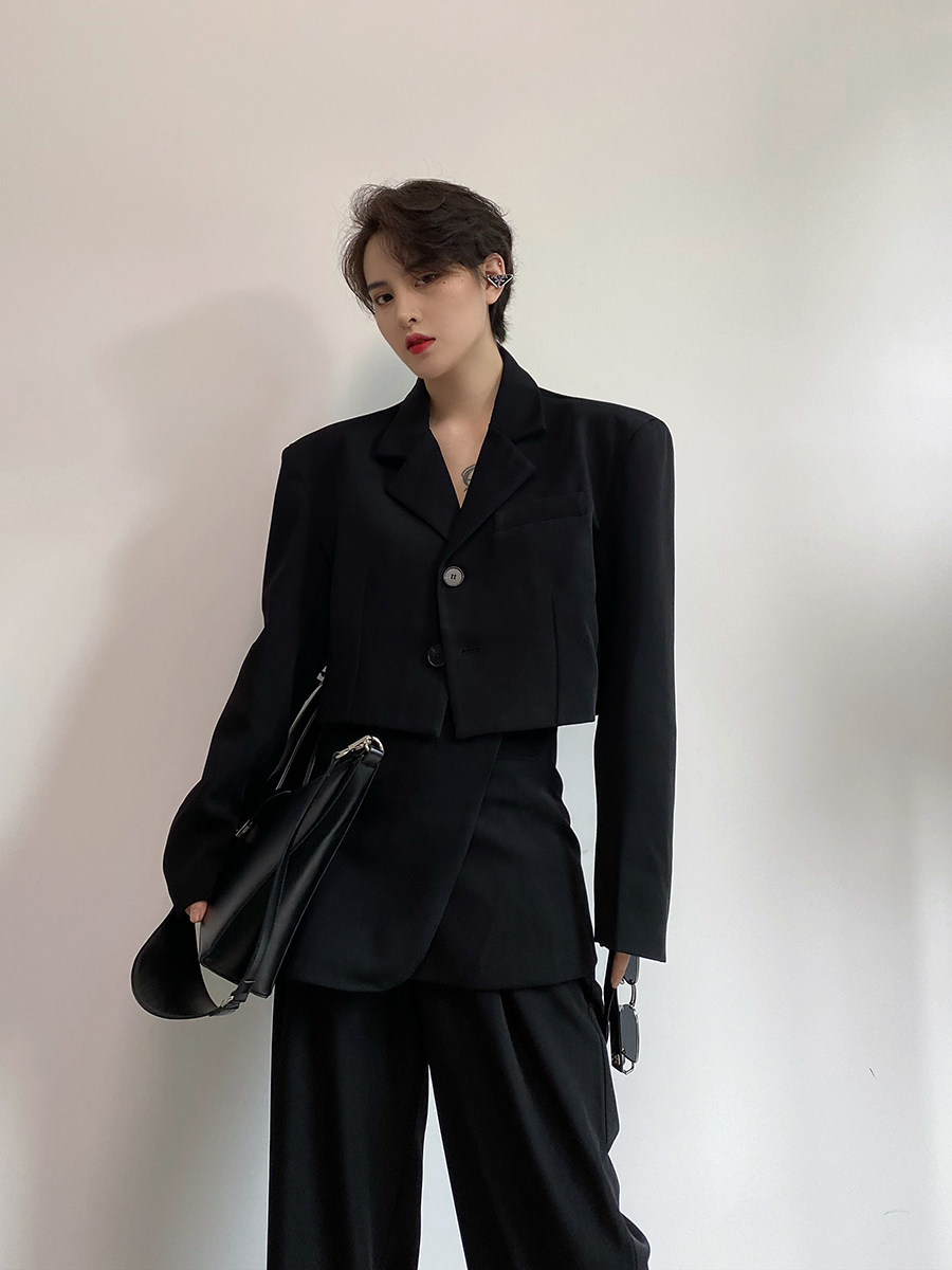 everdana韩版简约设计西装时尚短款垫肩宽松西服西装