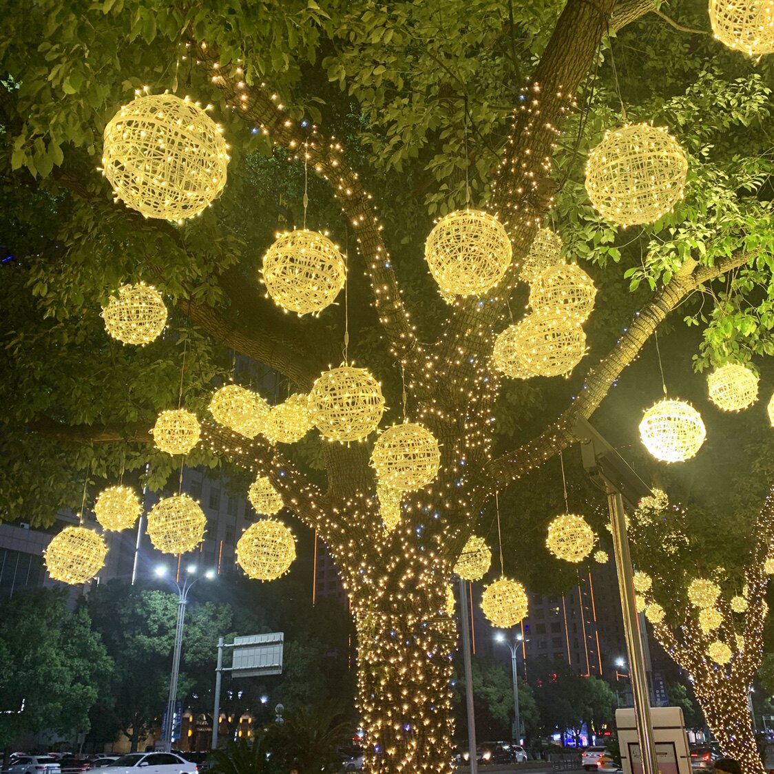 led彩灯闪灯串灯满天星装饰灯藤球树灯户外防水装饰灯