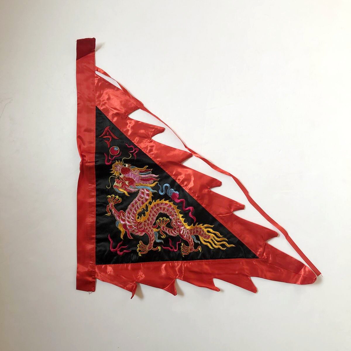 18寸三角龙旗五方五行风景旗手手提旗子绸缎刺绣