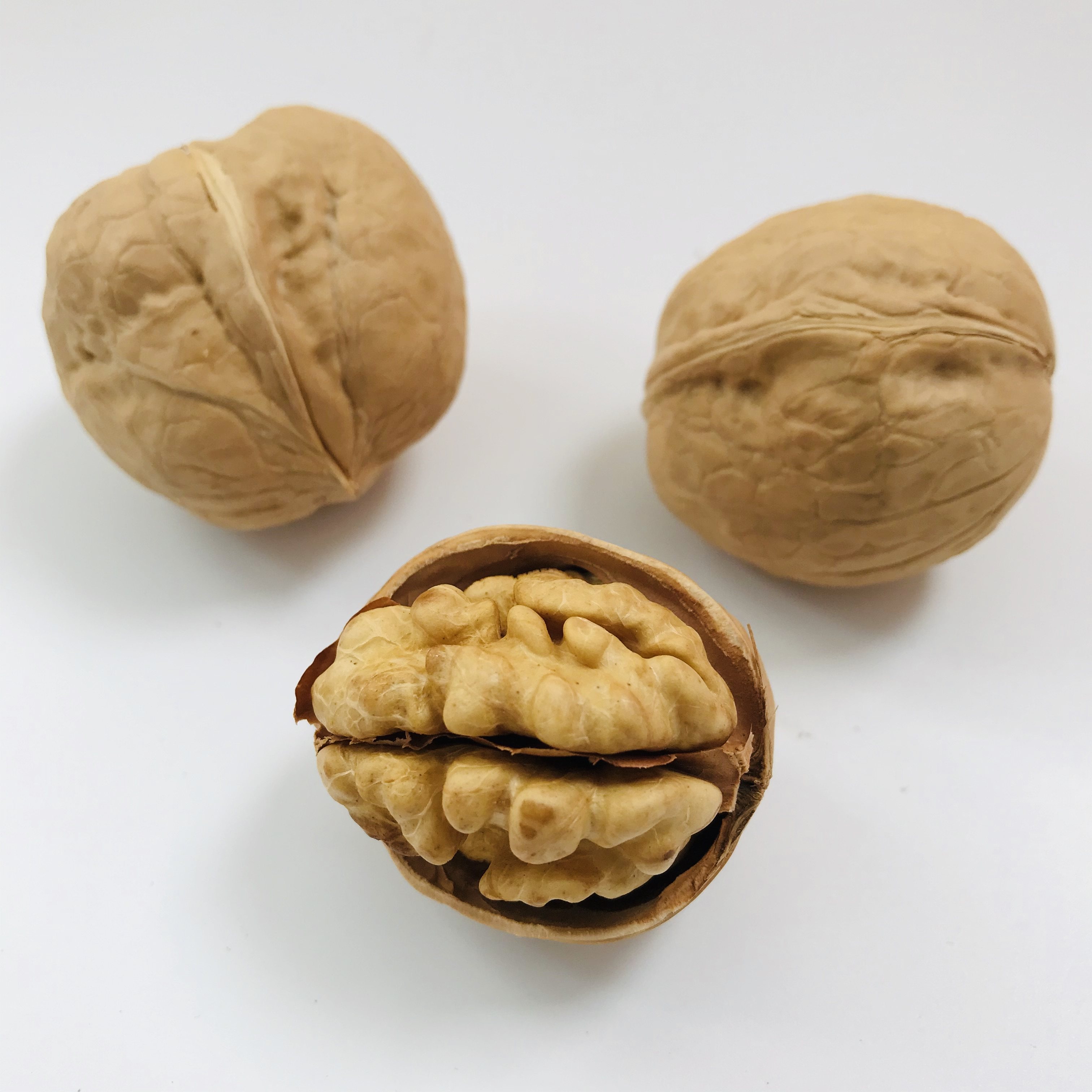 正宗新疆特产纸皮核桃干货皮薄肉厚大颗孕妇纸皮