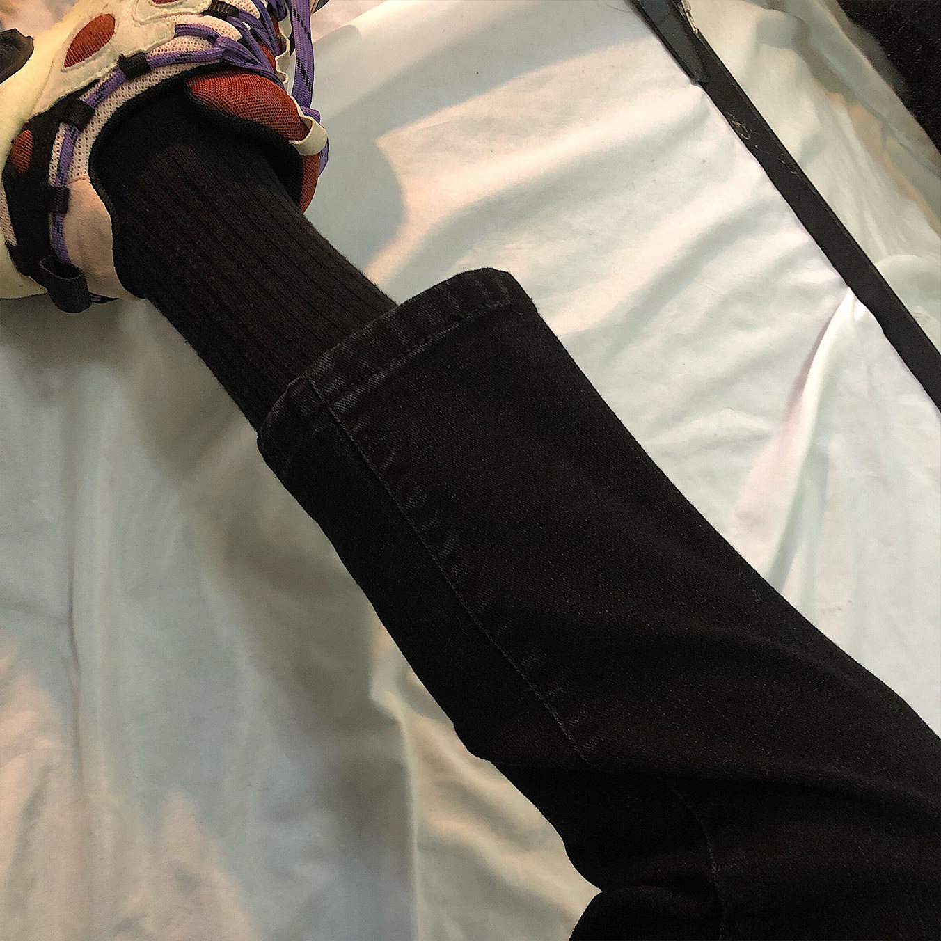 黑色牛仔裤女直筒宽松大码女装弹力适合大腿粗裤大码女装