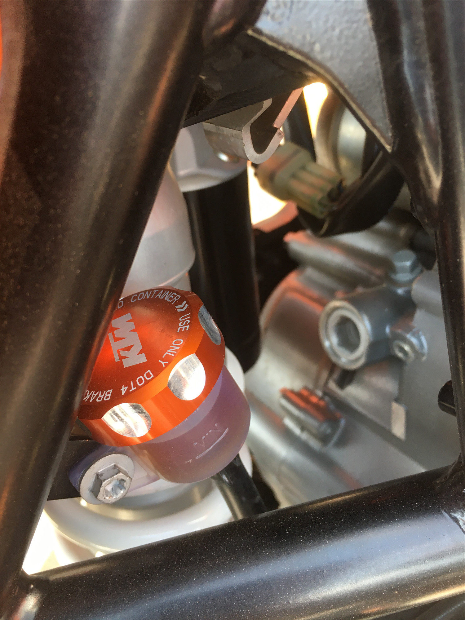 ktm原厂改件cnc液压刹车制动油杯储物1090其他摩托车用品