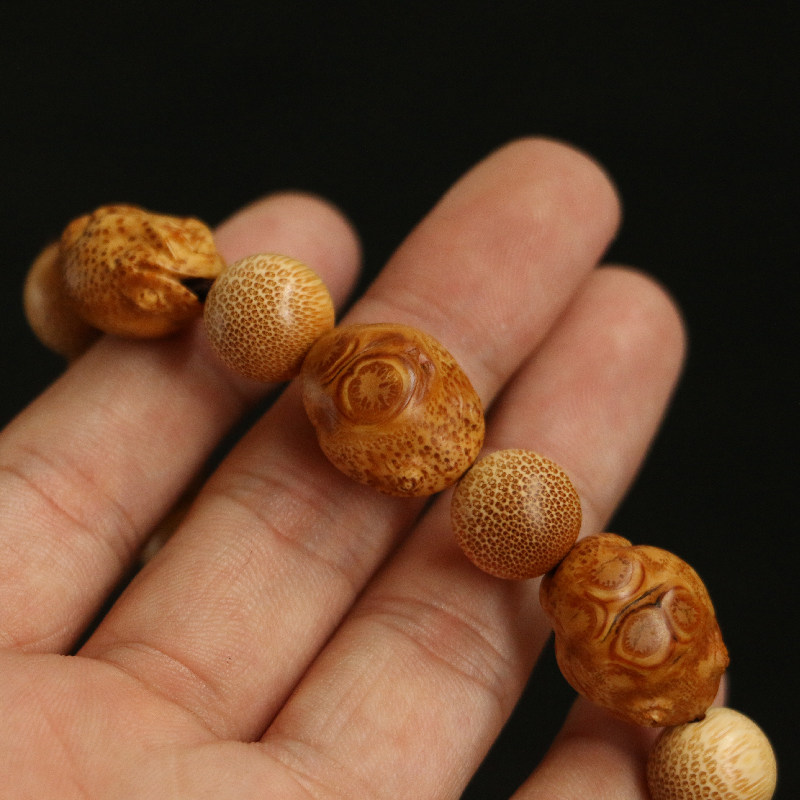 精选满钉老竹根手工精工雕刻三足金蟾手串手持竹编