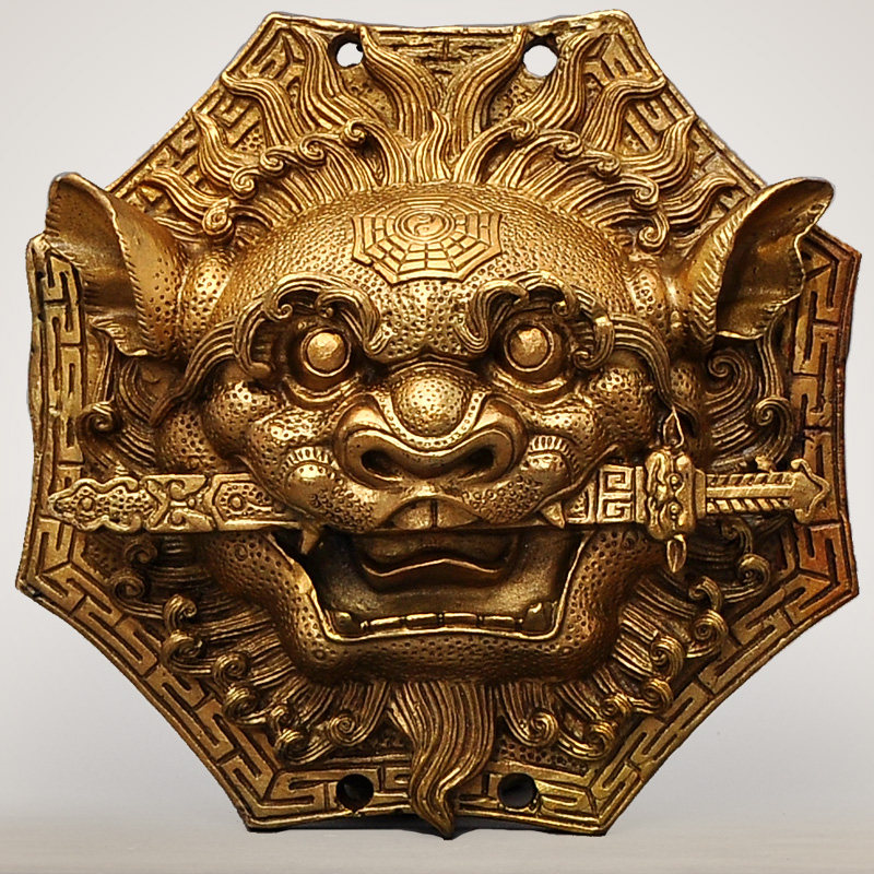 黄铜八角狮头摆件铜兽头风水八卦狮咬剑挂件狮子装饰摆件