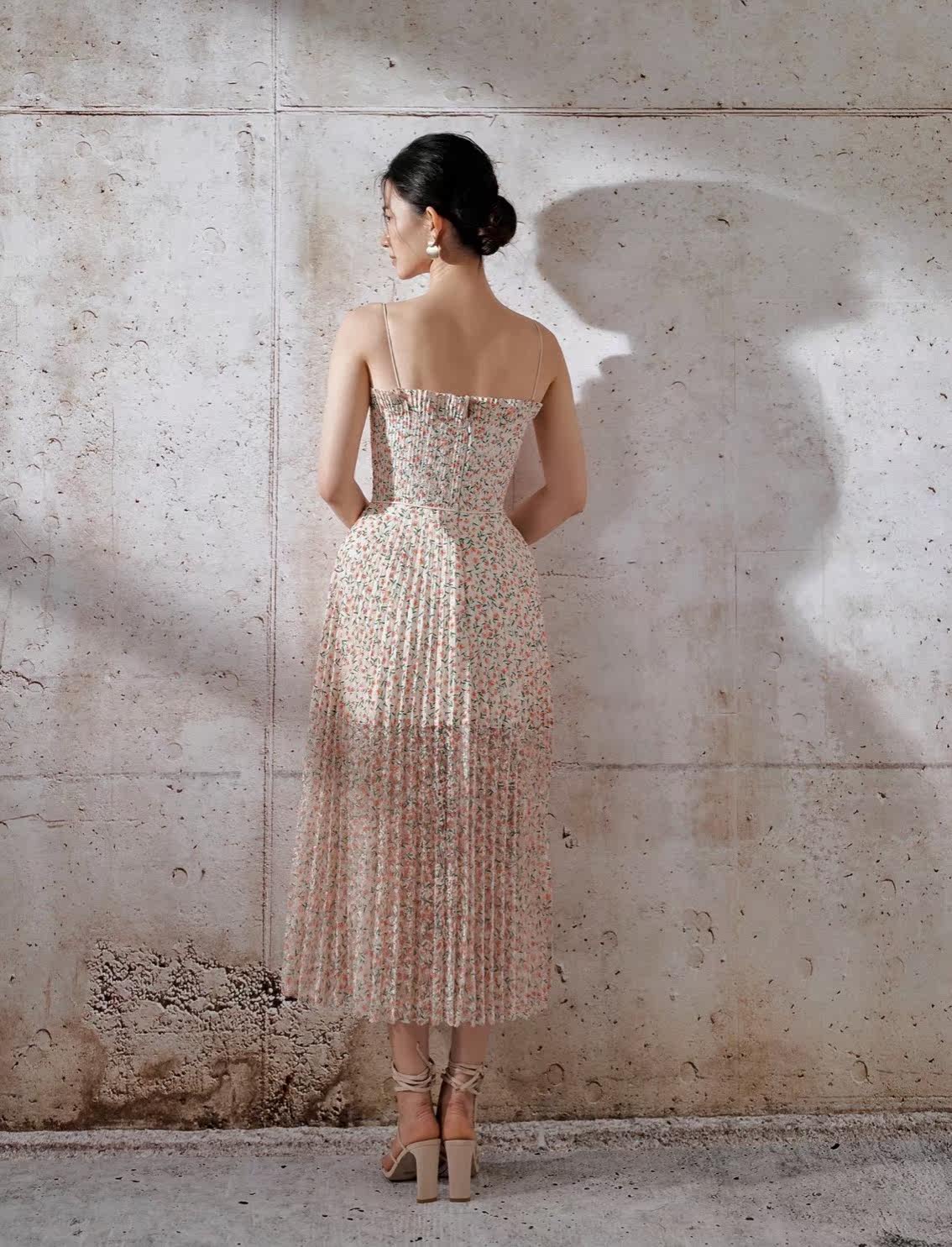 lobbster越南小众品牌2021夏新款新款碎花吊带网纱连衣裙