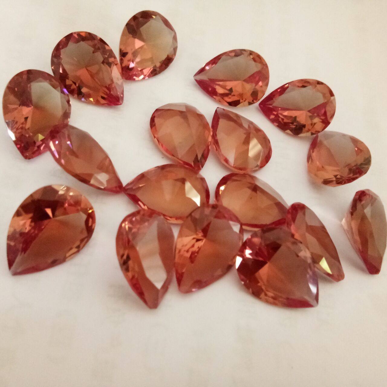 现货苏丹石土耳其水铝石梨形水滴三色亚历山大石变石白天粉红色