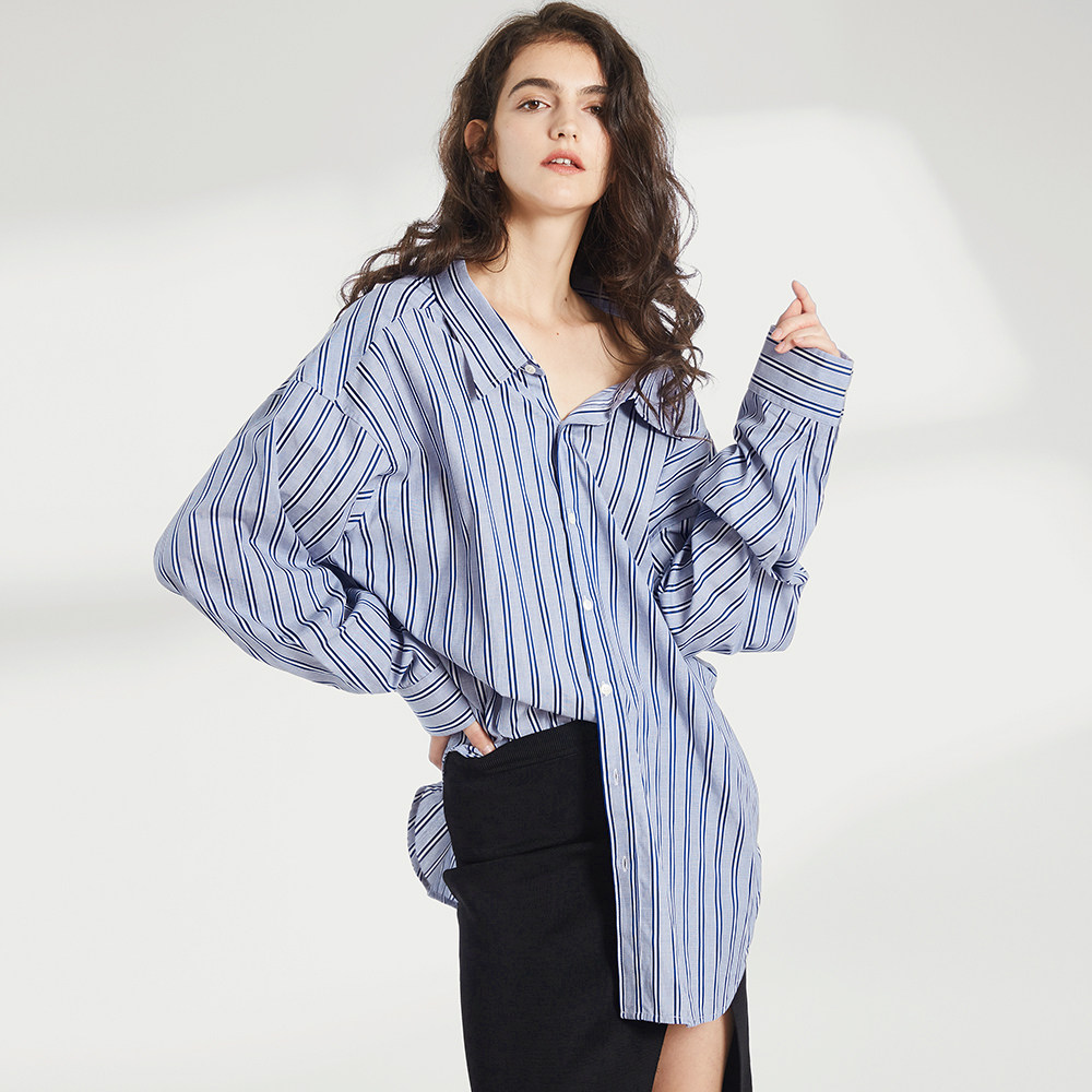 奥芝国两穿街拍大热男友风色织条纹翻领单排扣宽松长袖长款衬衫女