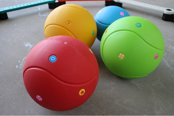 儿童游戏大运球感彩色滚球幼儿园儿童户外体能训练感统训练器材