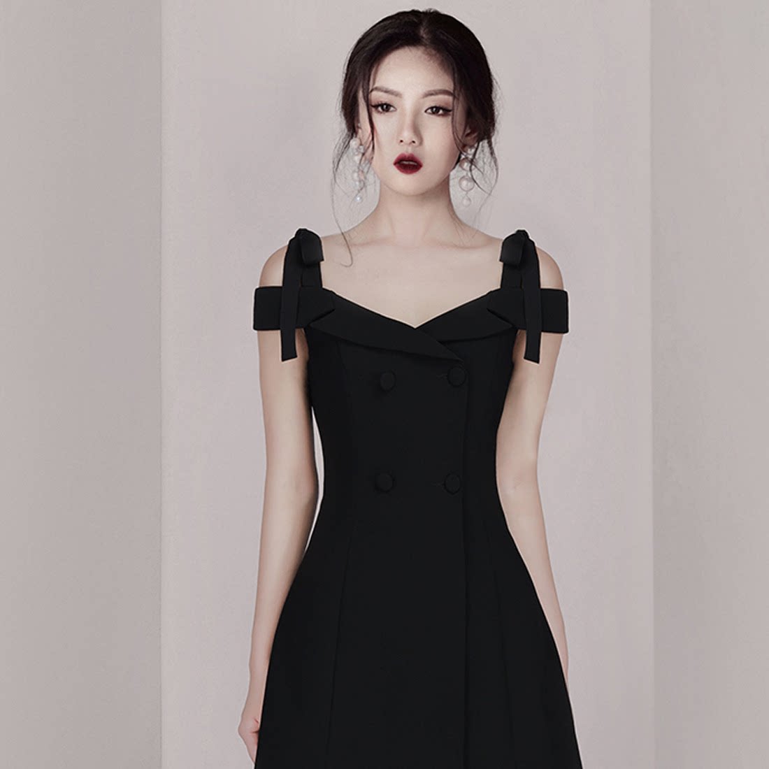 黑色复古赫本小黑裙女网露肩性感名媛气质法式礼服
