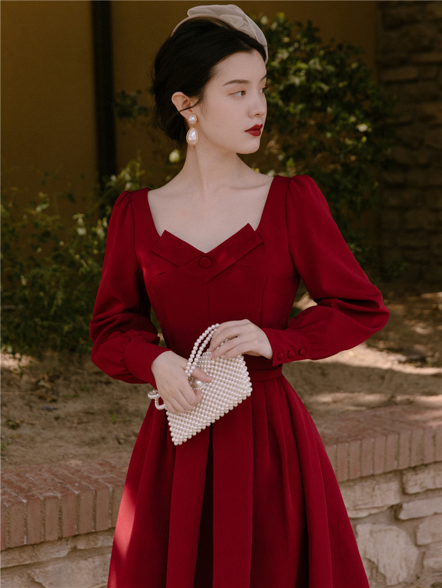 连衣裙赫本敬酒复古法式显瘦红色小红长袖新长袖连衣裙