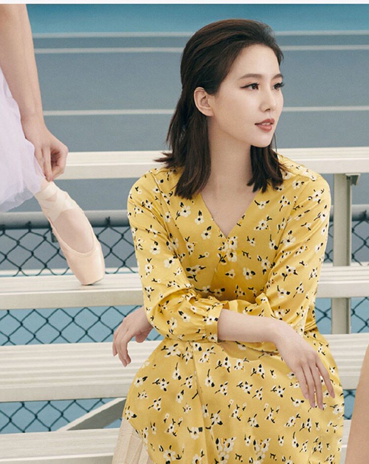 明星显瘦宴会连衣裙度假印花雪纺气质收腰同款连衣裙
