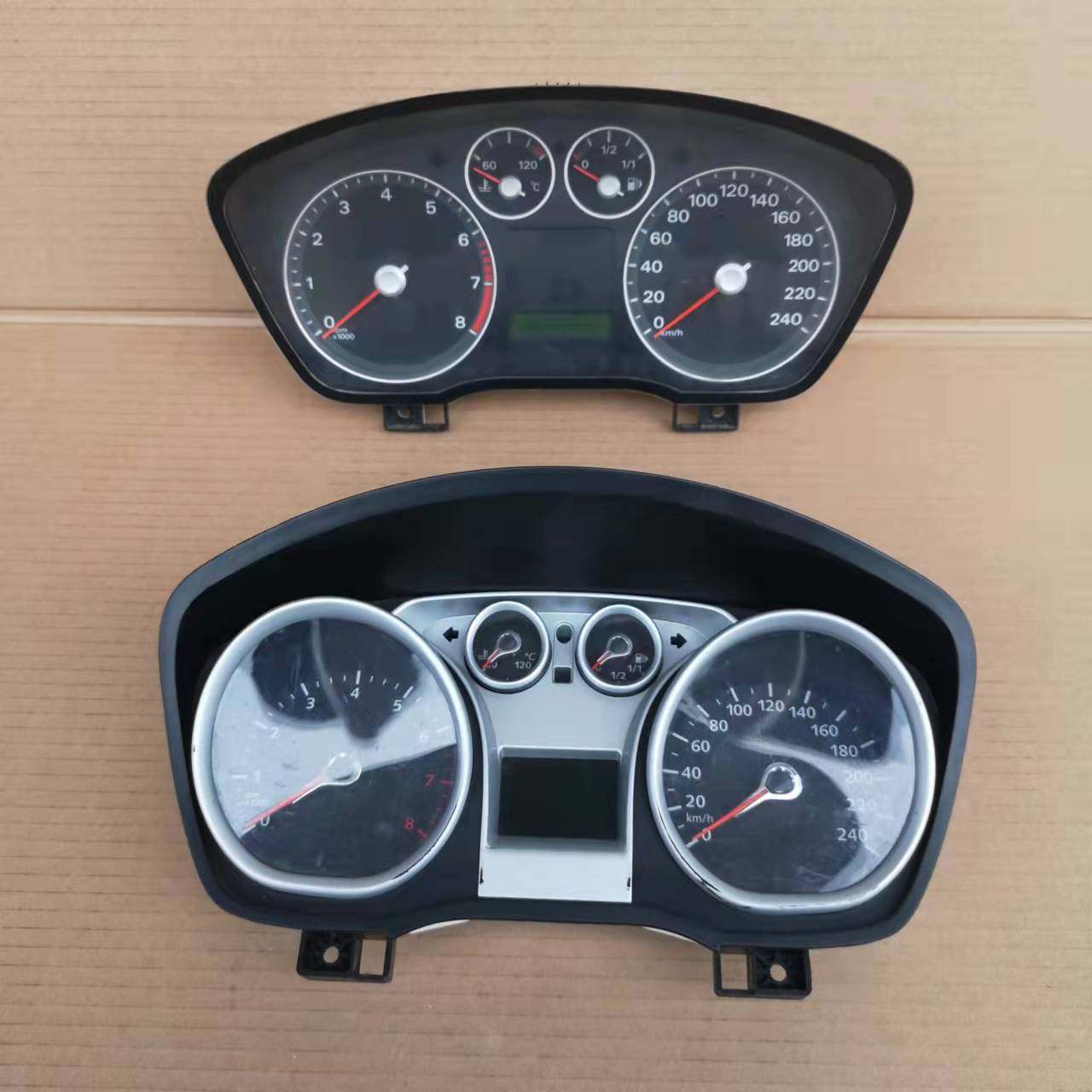 适用于经典福特福克斯仪表盘面罩电路板显示屏总成里程表汽车仪表